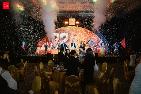 Hội Nghị Khách Hàng