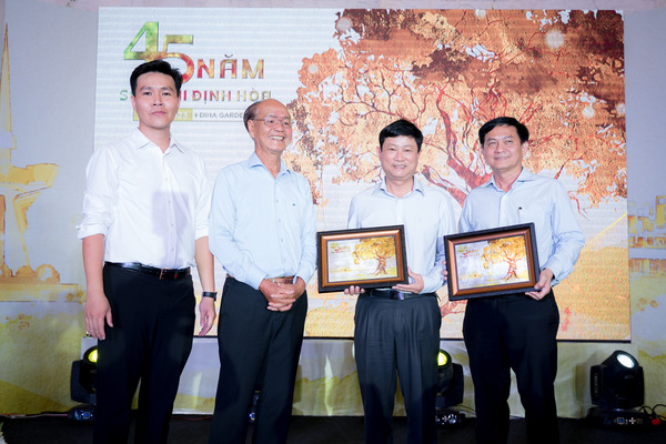 Lễ Kỷ Niệm Thành Lập Công Ty- 45 năm Sơn Mài Định Hoà