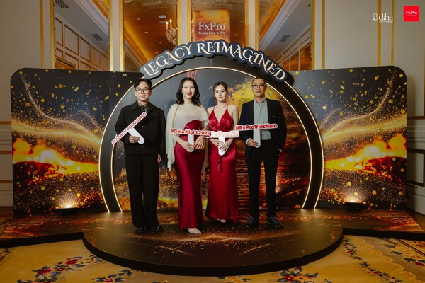 Tổ chức sự kiện tại TP HCM - Photobooth tại FX PRO Gala Night 2025